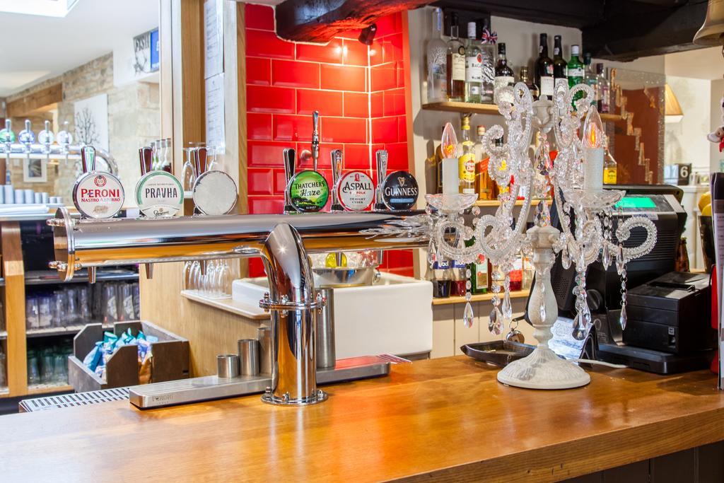 The Wychwood Inn Shipton under Wychwood Bagian luar foto