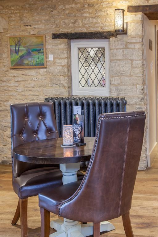 The Wychwood Inn Shipton under Wychwood Bagian luar foto